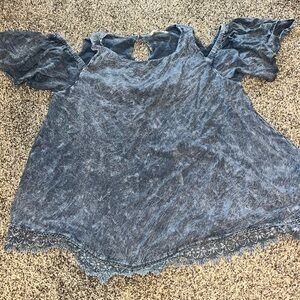 Acid wash cold shoulder Altar’d state size large